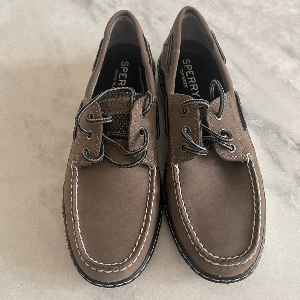 Sperry Tarpon 2 eye dark tan size 9.5